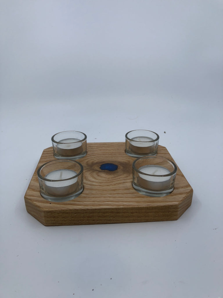 WOOD 4 TEA LIGHT HOLDERS W/ BLUE IN CENTER.