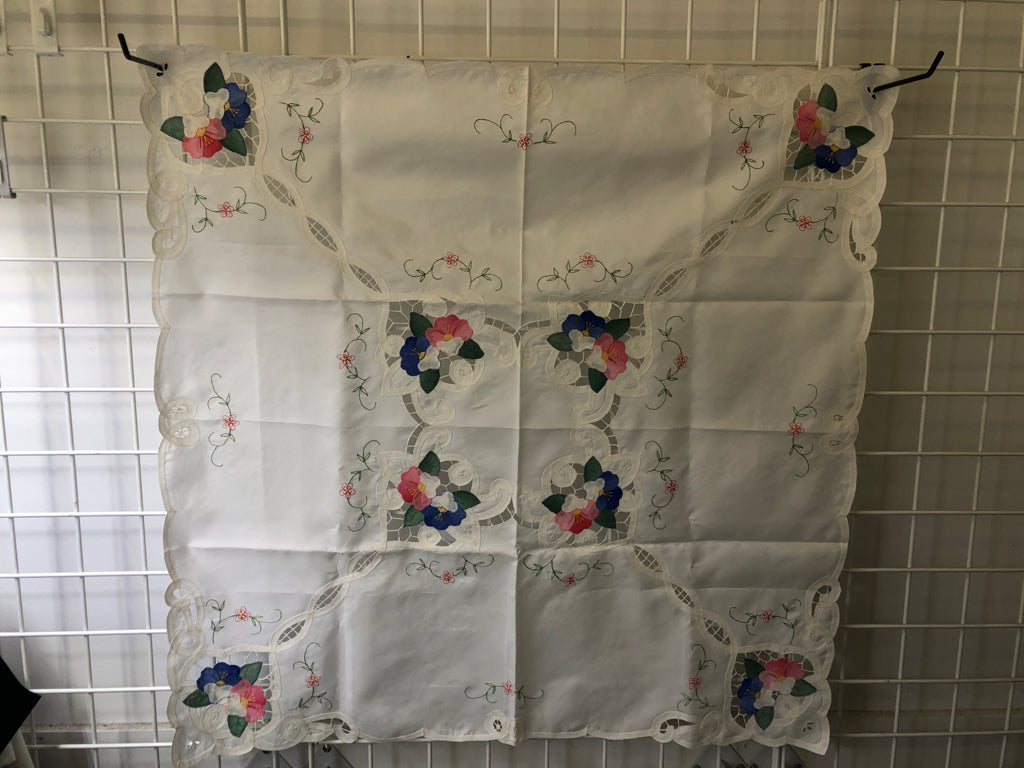 SQUARE TABLECLOTH W/PINK/BLUE FLOWERS.