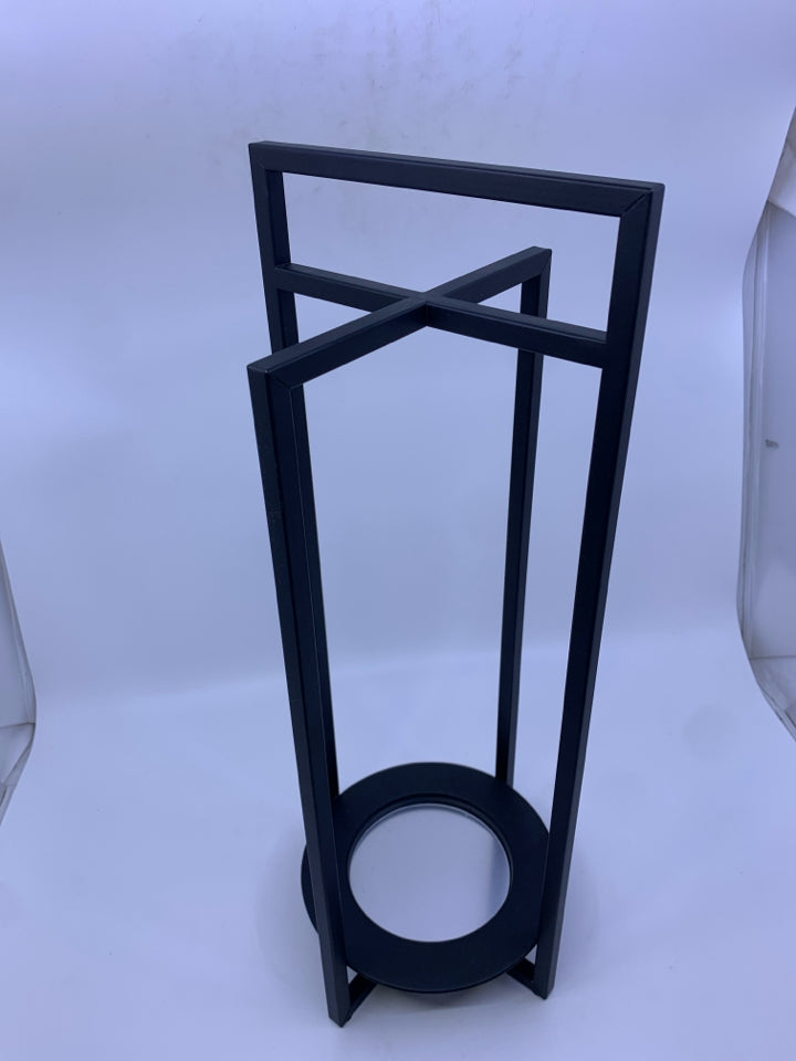 BLACK METAL JAR CANDLE HOLDER.