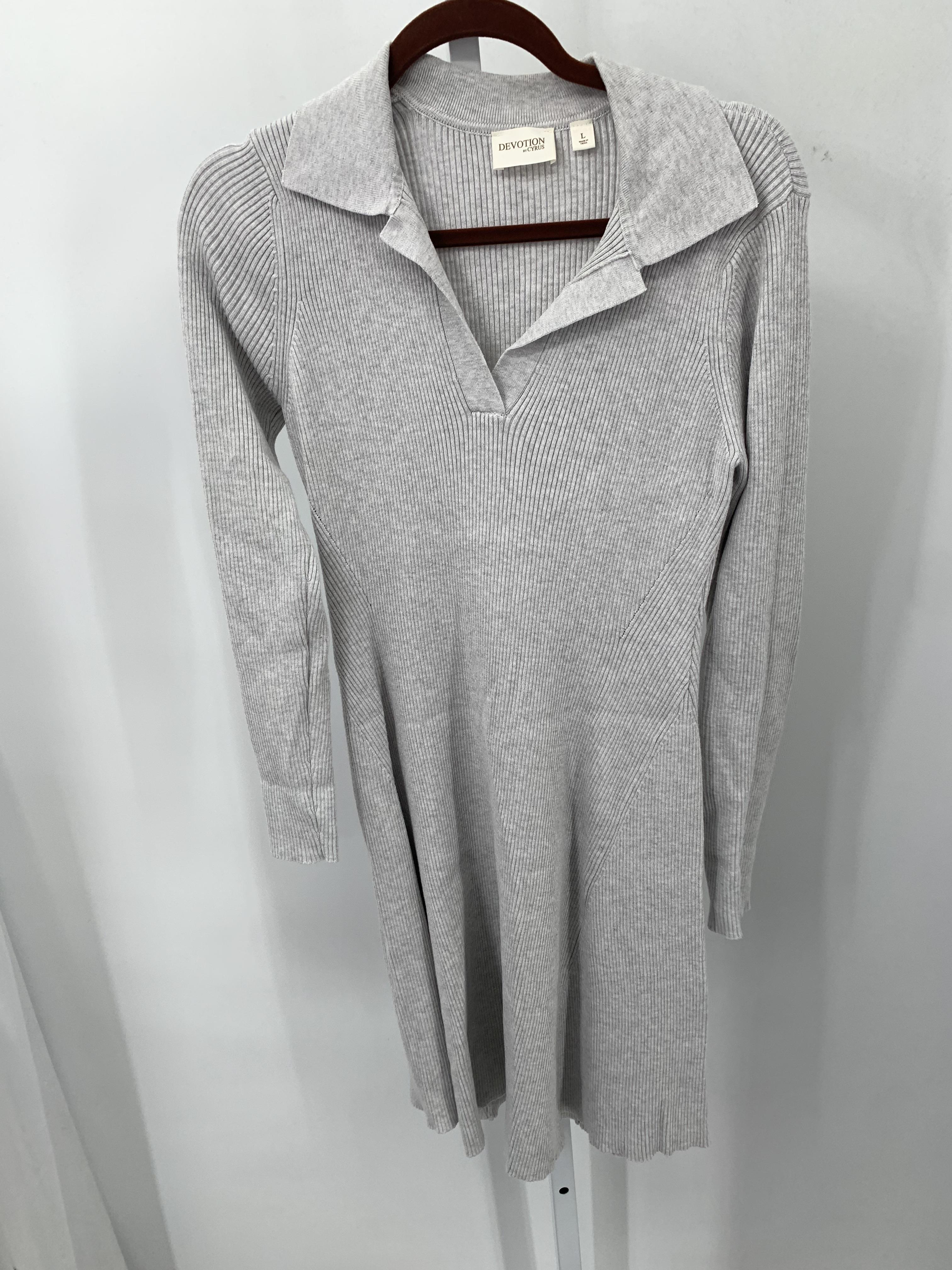 cyrus Size Large Misses Long Sleeve Dress
