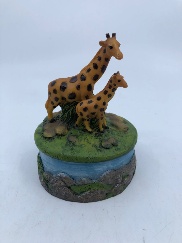 2 GIRAFFES TRINKET BOX.