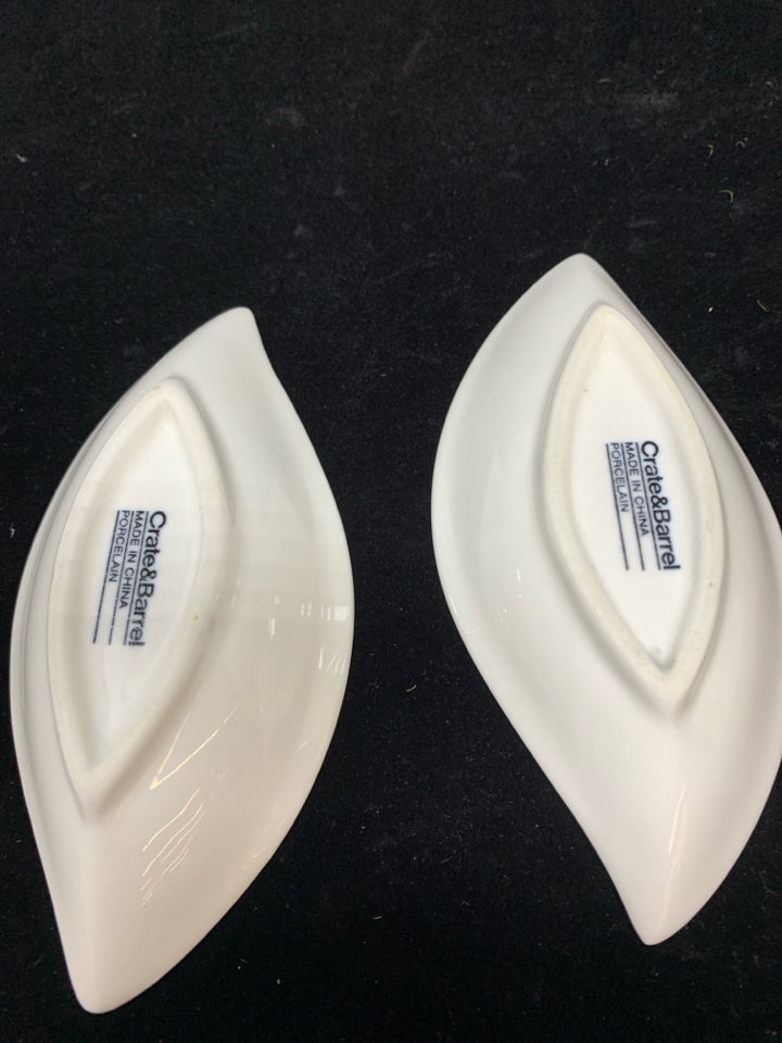 2 WHITE PORCELAIN DIP BOWLS.