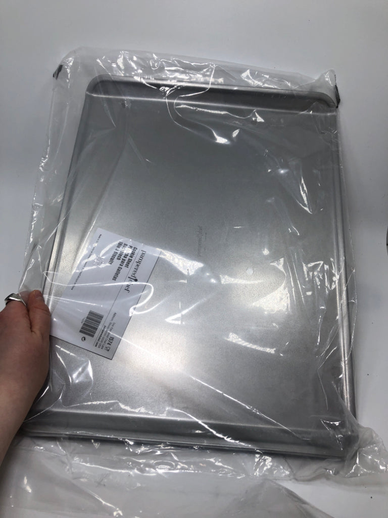 NIP PAMPERED CHEF COOKIE SHEET.