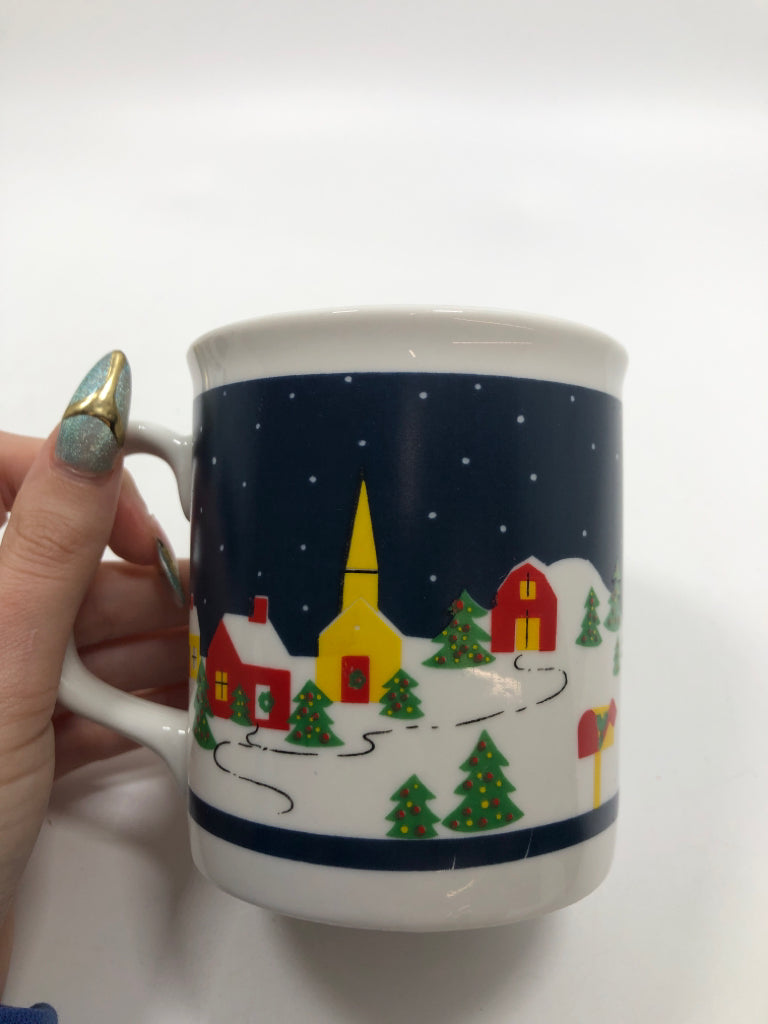 4 VTG HOLIDAY SCENE MUGS