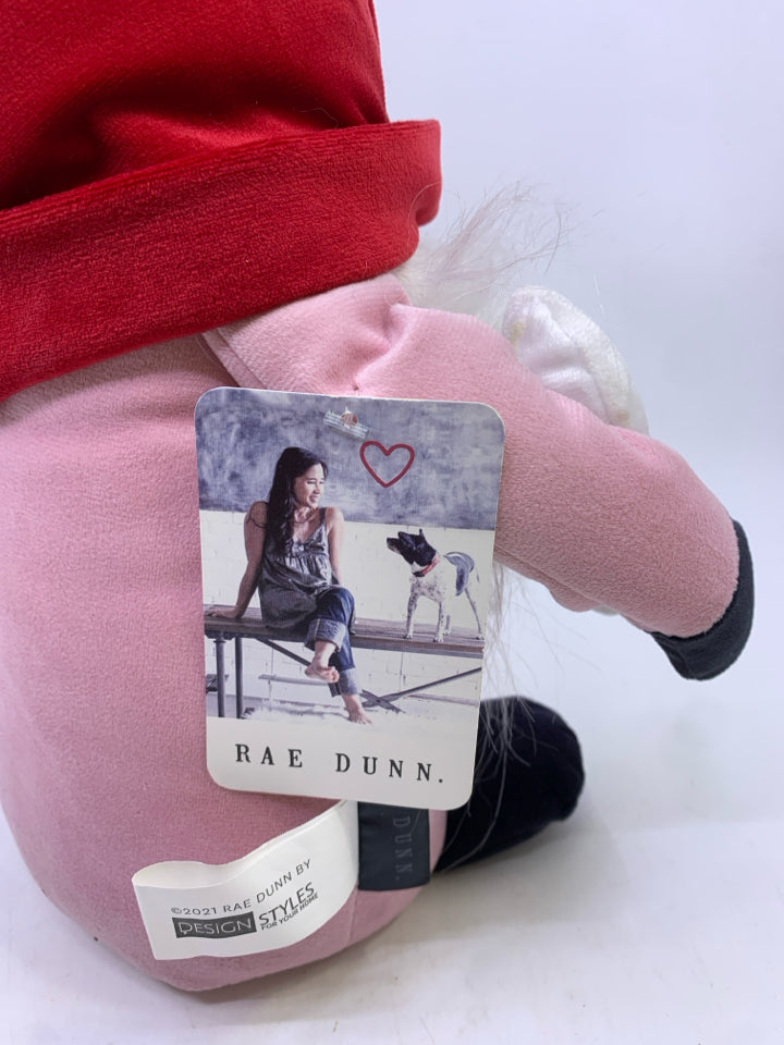 BE KIND GNOME HOLDING HEART.