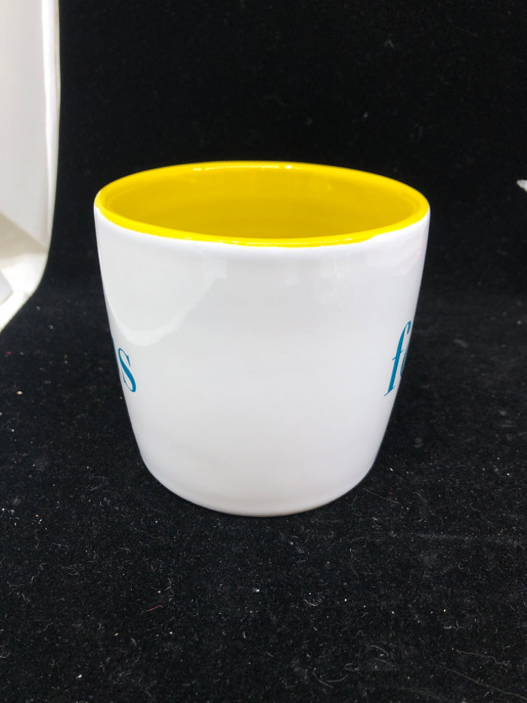 WHITE FOCUS MUG.