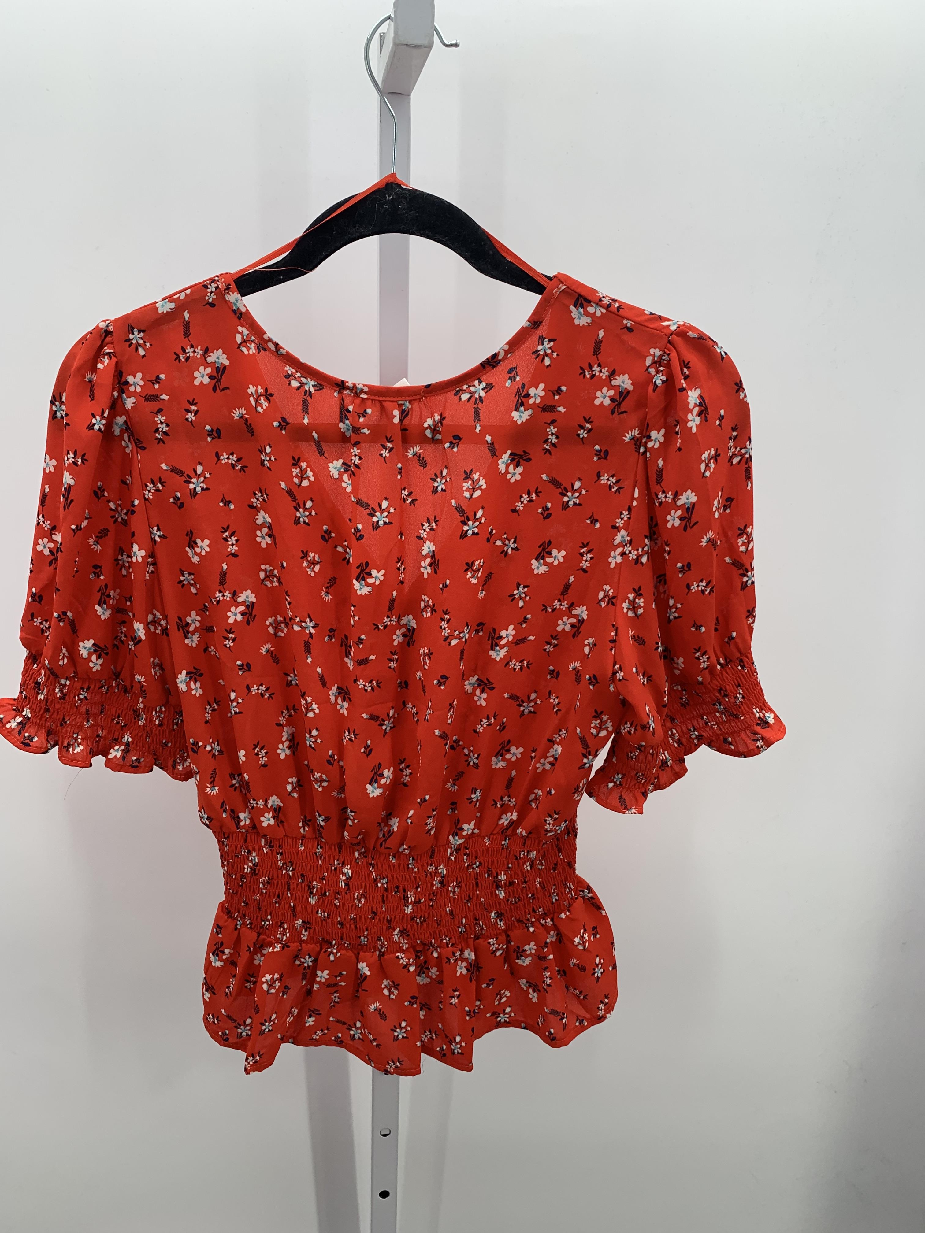 Size Medium Juniors Short Sleeve Shirt