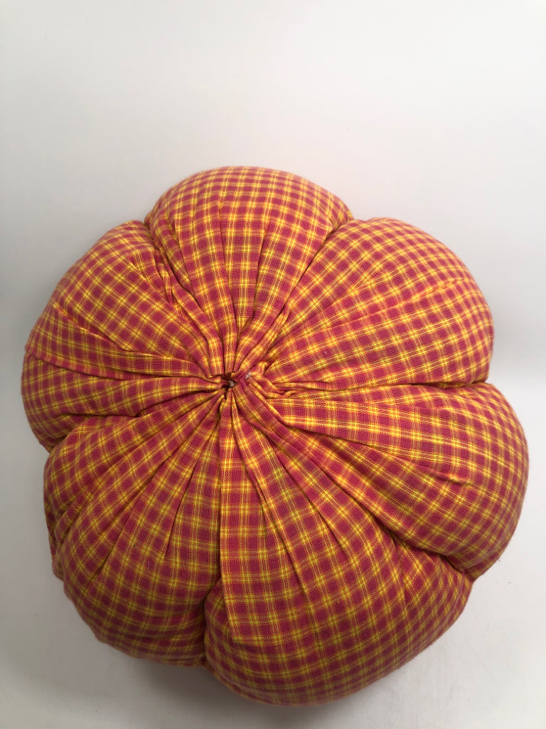 PINK PLAID FABRIC PUMPKIN DECOR W/SCARECROW FACE.