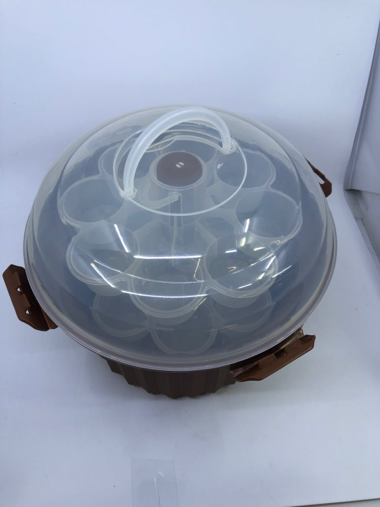 LARGE CUPCAKE TRAVEL CARRIER.