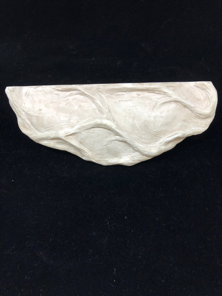 WHITE RESIN WALL BIRD FEEDER/BATH.