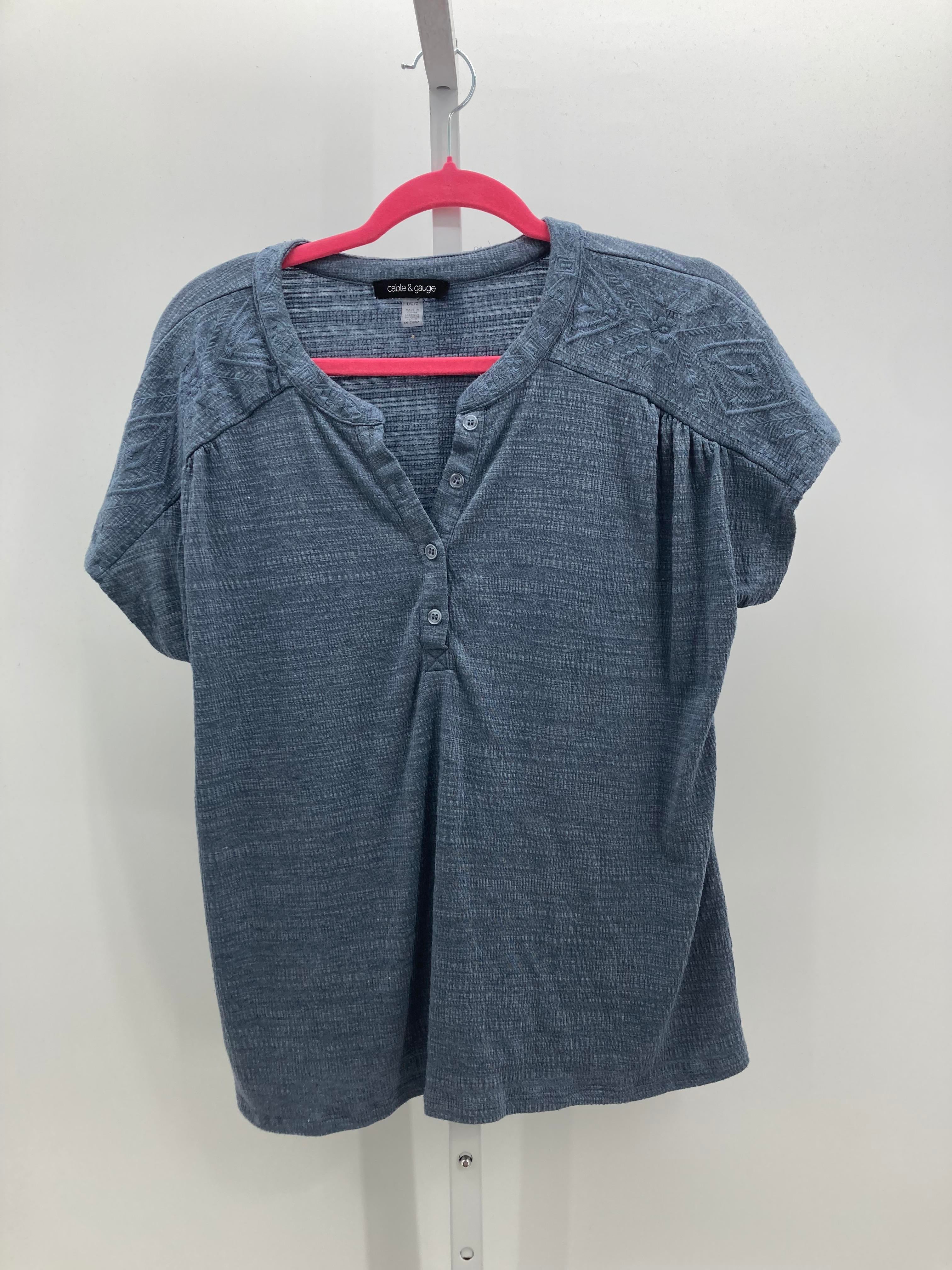 Cable & Gauge Size Large Misses Short Sleeve Shirt