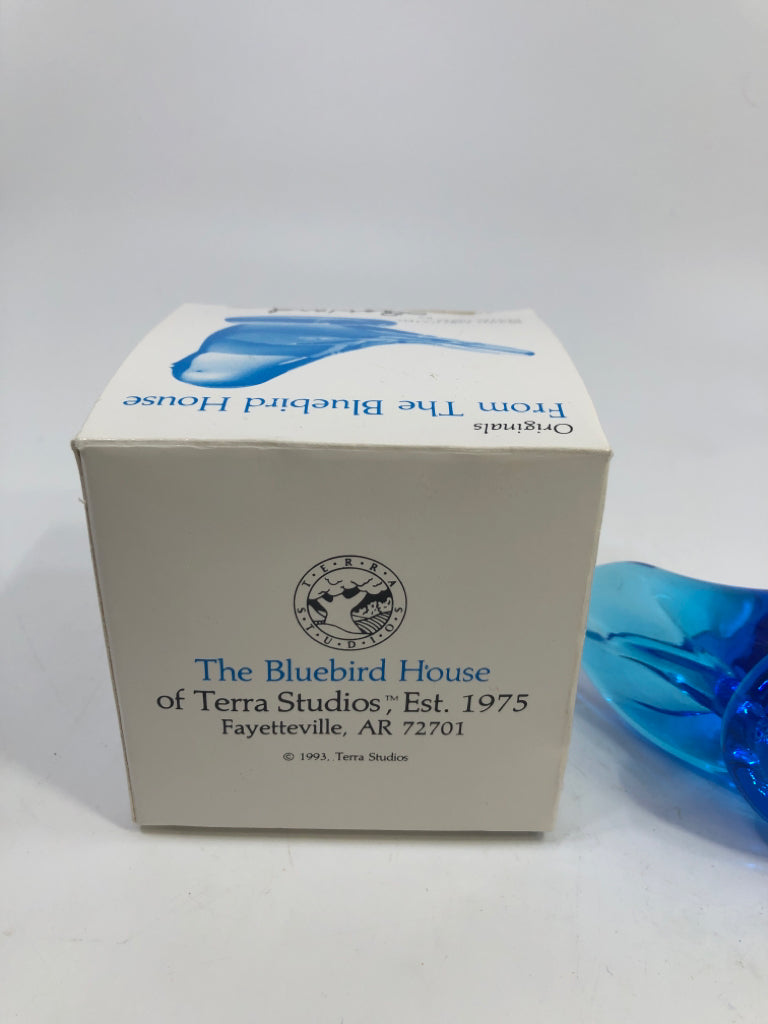 GLASS BLUEBIRD BIRD OF HAPPINESS IN BOX LEO WARD.