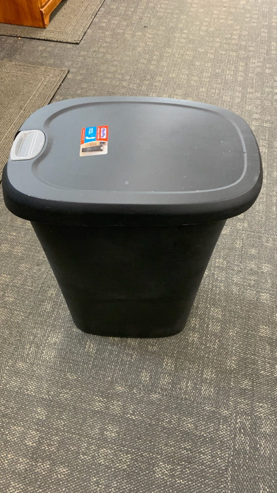 NEW HEFTY BLACK PLASTIC TRASH BARREL W/FLIP LID.
