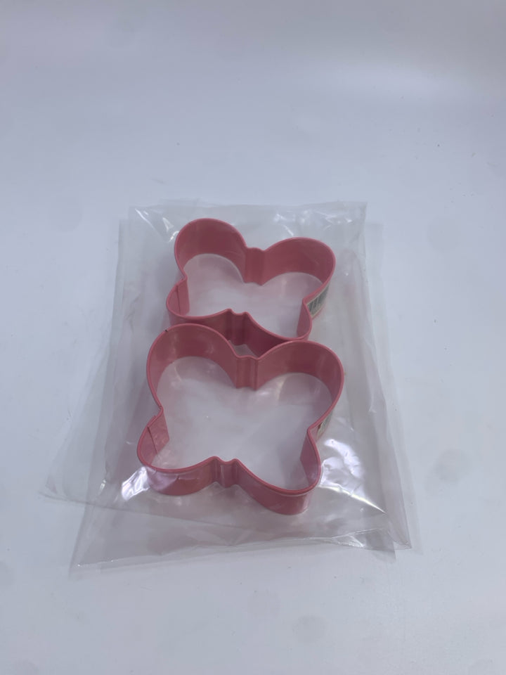 2PC PINK BUTTERFLY COOKIE CUTTERS IN BAG.