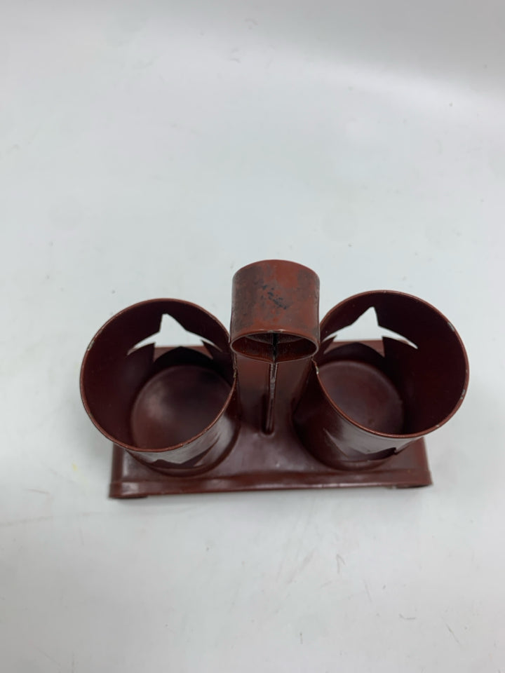 PRIMITIVE RED METAL STAR S&P HOLDER.