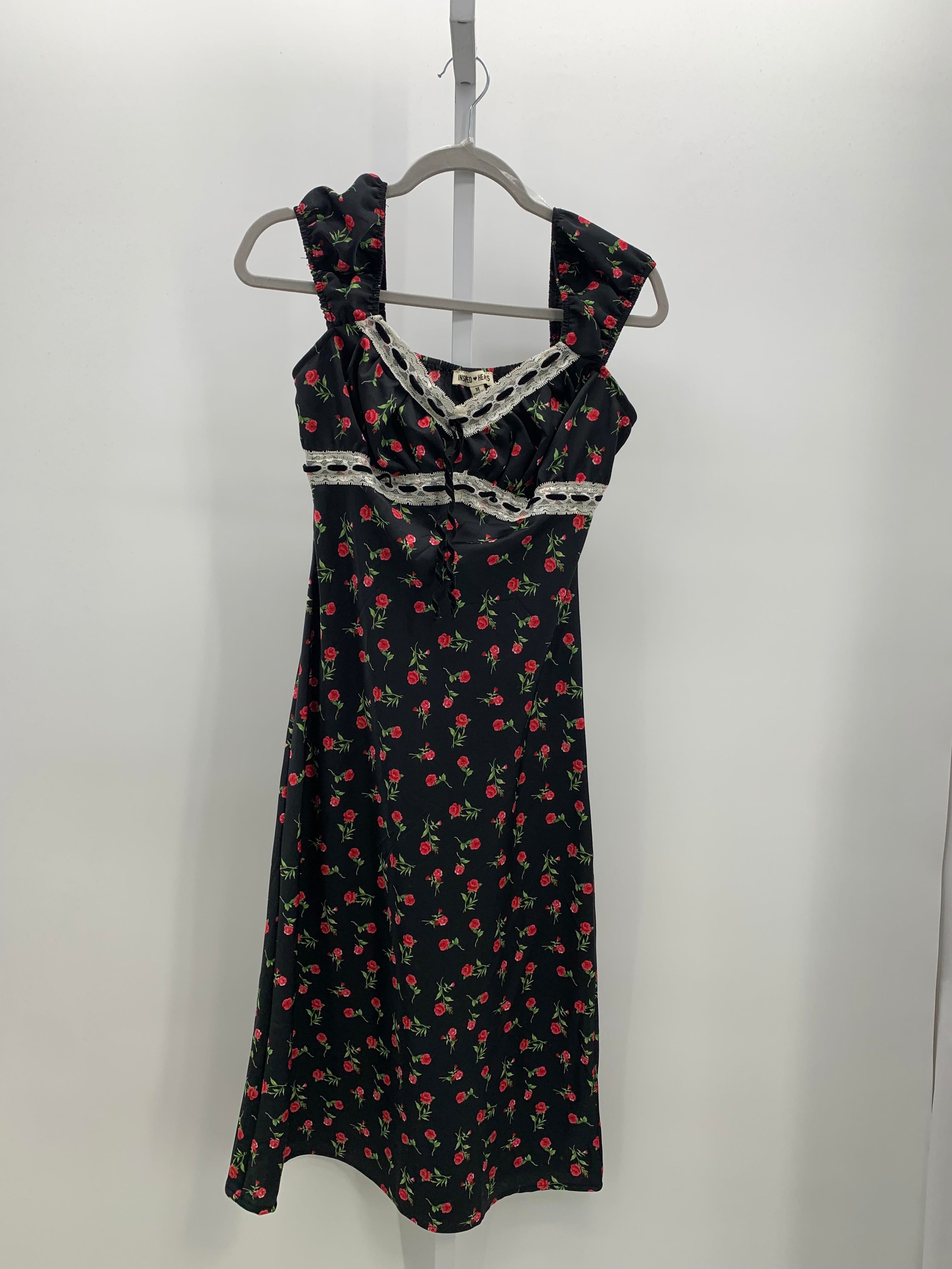 Size Medium Juniors Sleeveless Dress