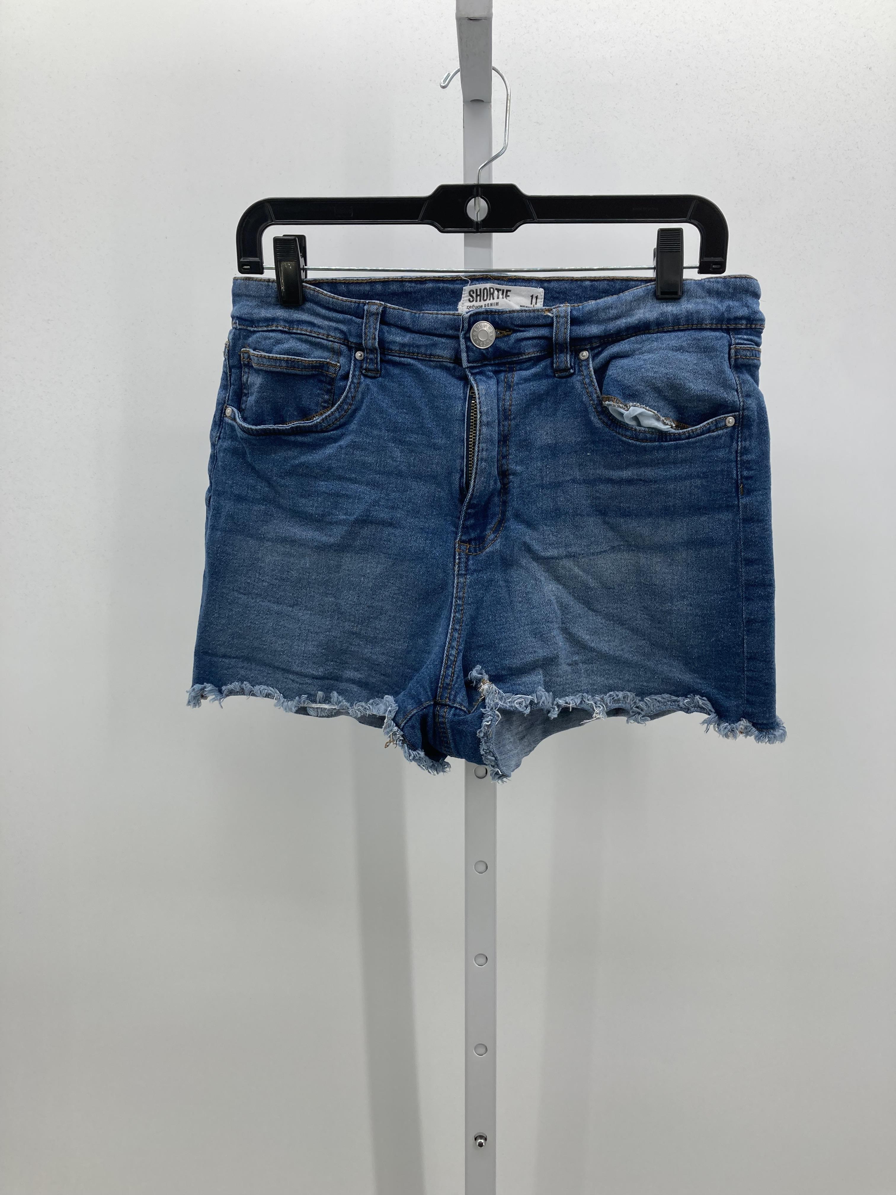 Refuge Size 11 Juniors Shorts