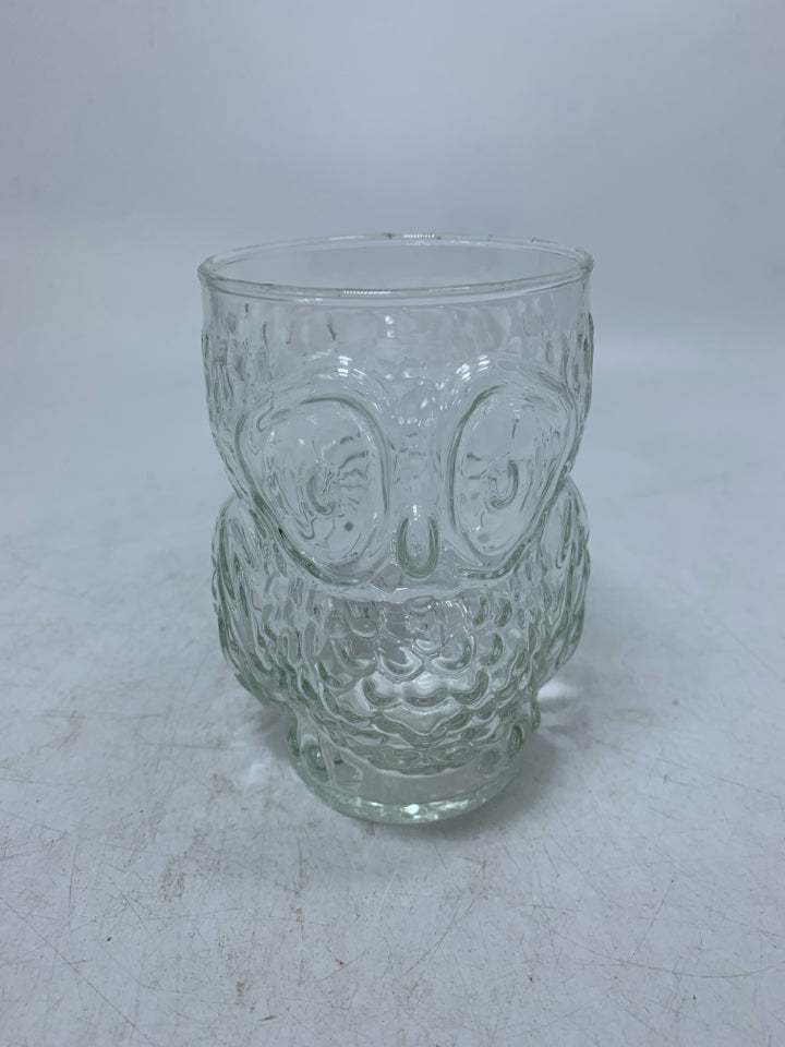 CLEAR GLASS OWL EMBOSSED SHAPED CUP.