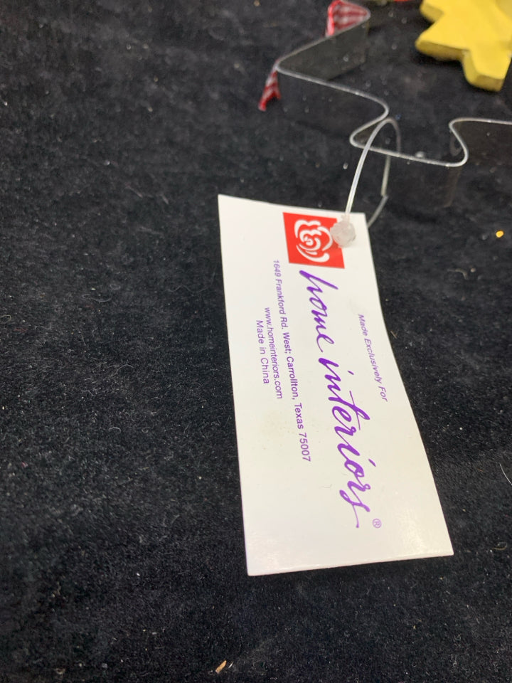 SILVER METAL TREE COOKIE CUTTER ORNAMENT.