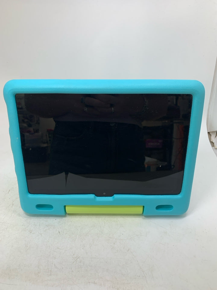 Amazon Fire HD Tablet w/ Case- Tested- *No Charger