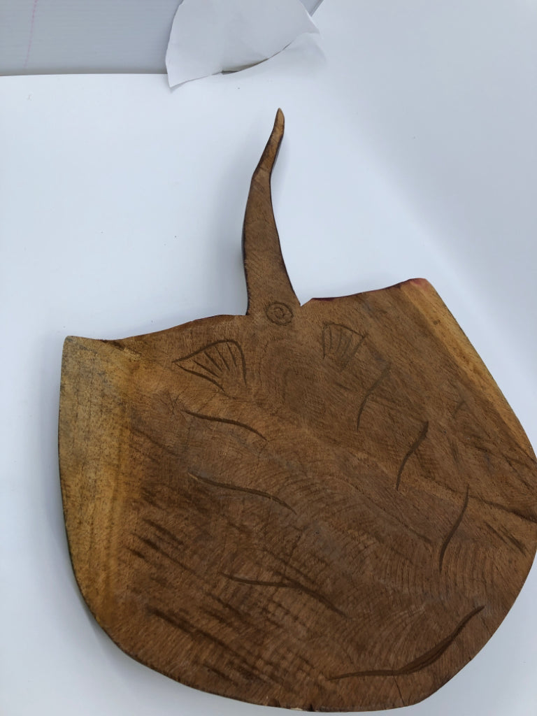 WOOD CARVED STING RAY DECOR.