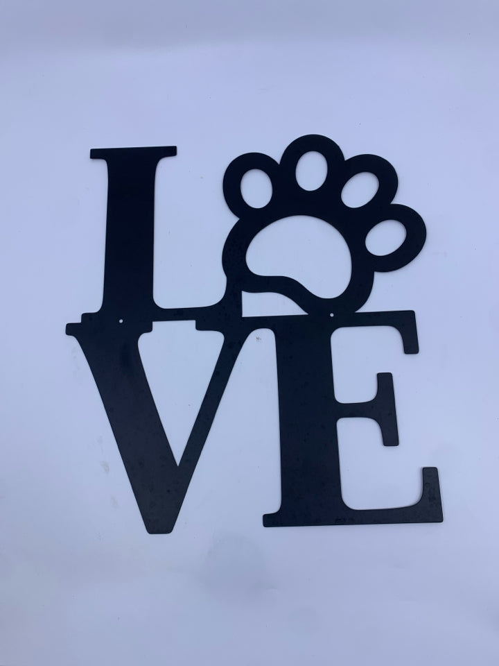 METAL LOVE WALL ART W/ PAW PRINT.