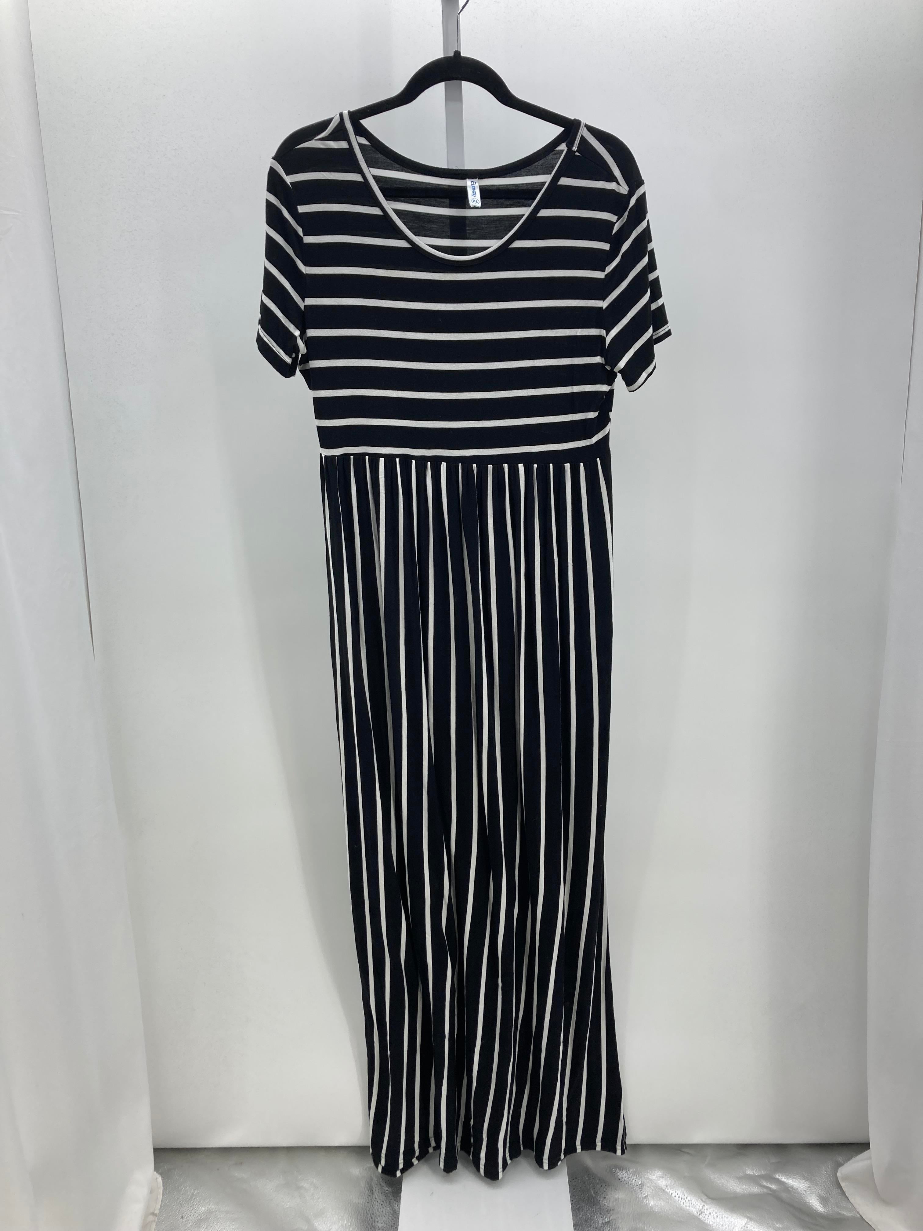 Size Extra Large Misses Short Sleeve Dress