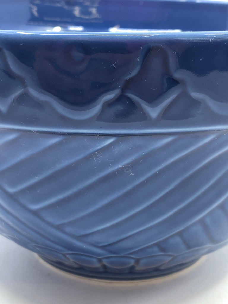 BLUE CERAMIC MIXING BOWL, EMBOSSED LINES DETAIL.