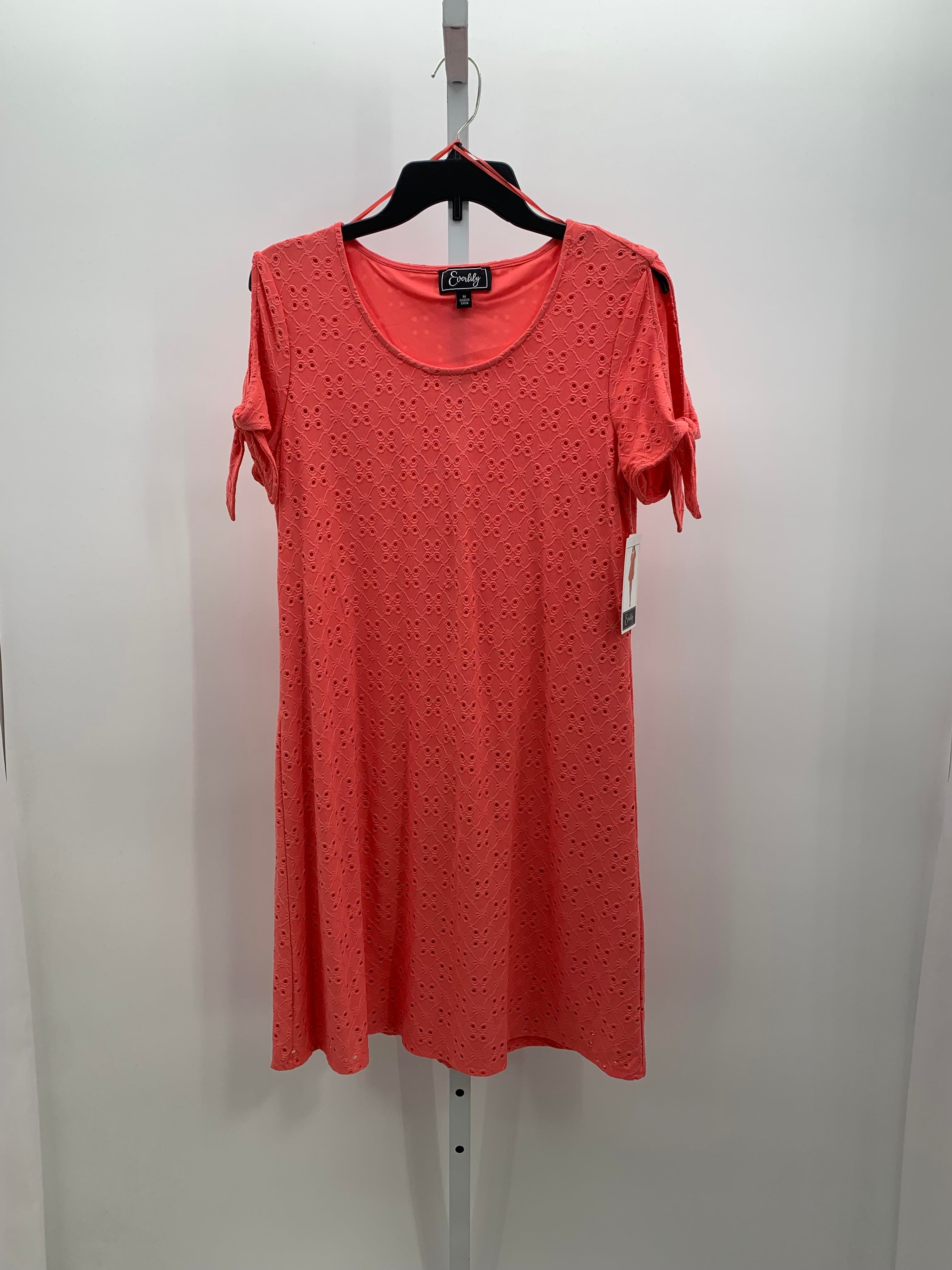 Size Medium Misses Short Sleeve Dress