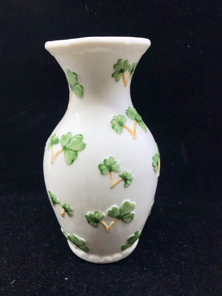 CREAM SHAMROCK VASE.