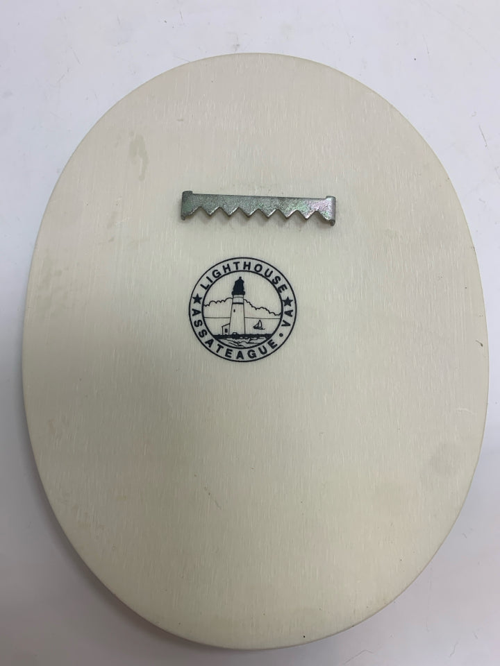 RESIN LIGHTHOUSE WALL PLAQUE.