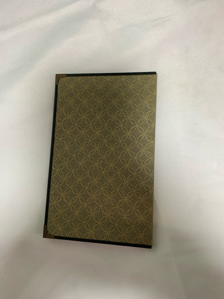 GOLD ASIAN STYLE HOT MAT.