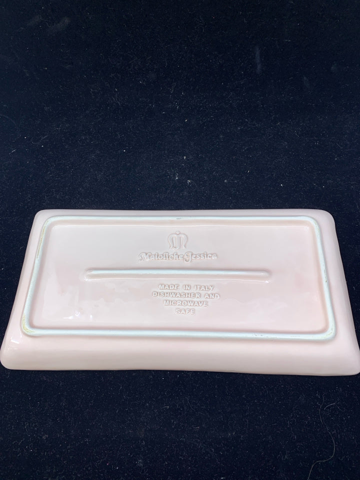 LIGHT PINK RECTANGLE CERAMIC TRAY W/ EMBOSSED SCROLL MAIOLICHE JESSICA.