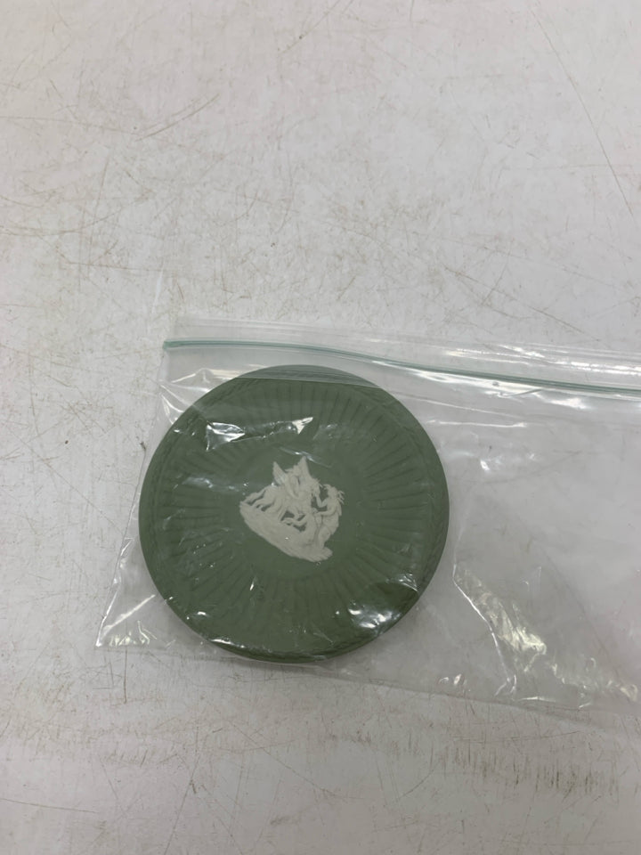 VTG MINI JASPERWARE MEN PETTING HORSE RIBBED PLATE IN BAG.