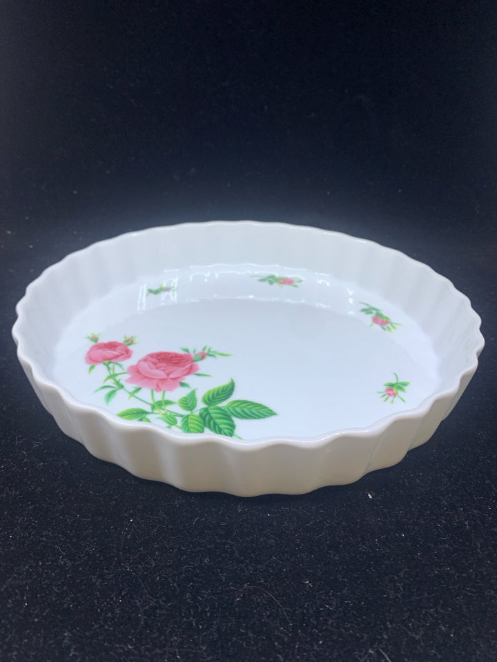 WHITE ROSE QUICHE/ TART DISH.