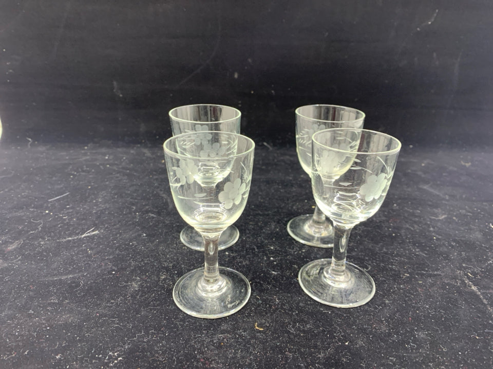 4 FLORAL ETCHED CORDIAL GLASSES.