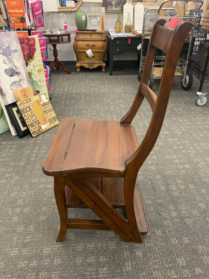 BROWN WOOD CHAIR/LADDER.