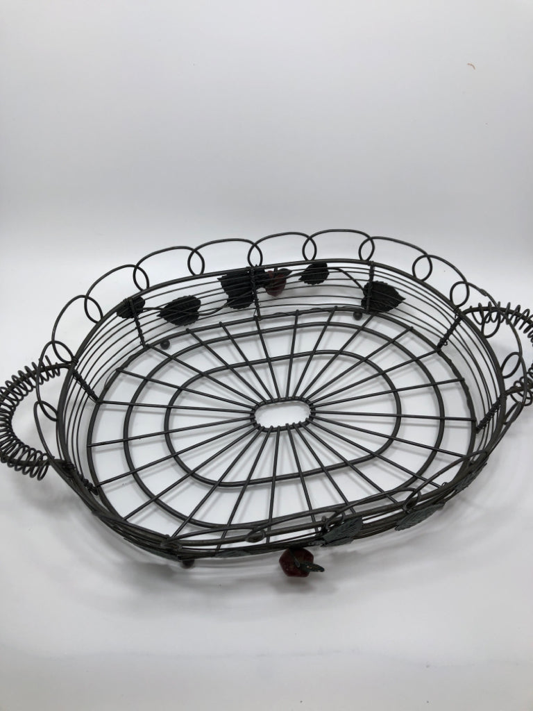 METAL BASKET W/APPLE+LEAVES DESIGN & WIRE HANDLES.