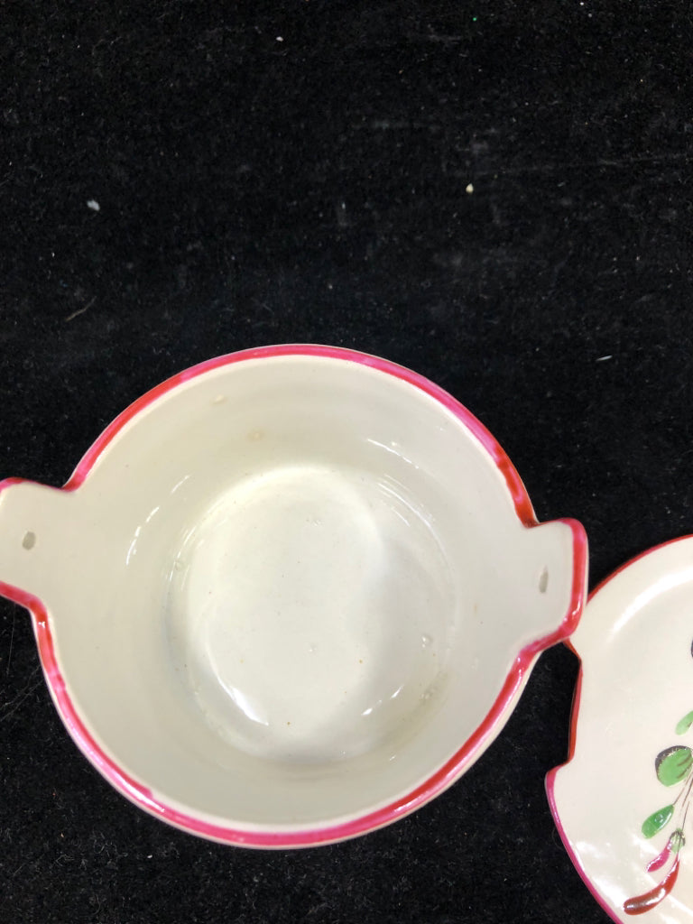 VTG SMALL COVERED BOWL ROOSTER PATTERN.