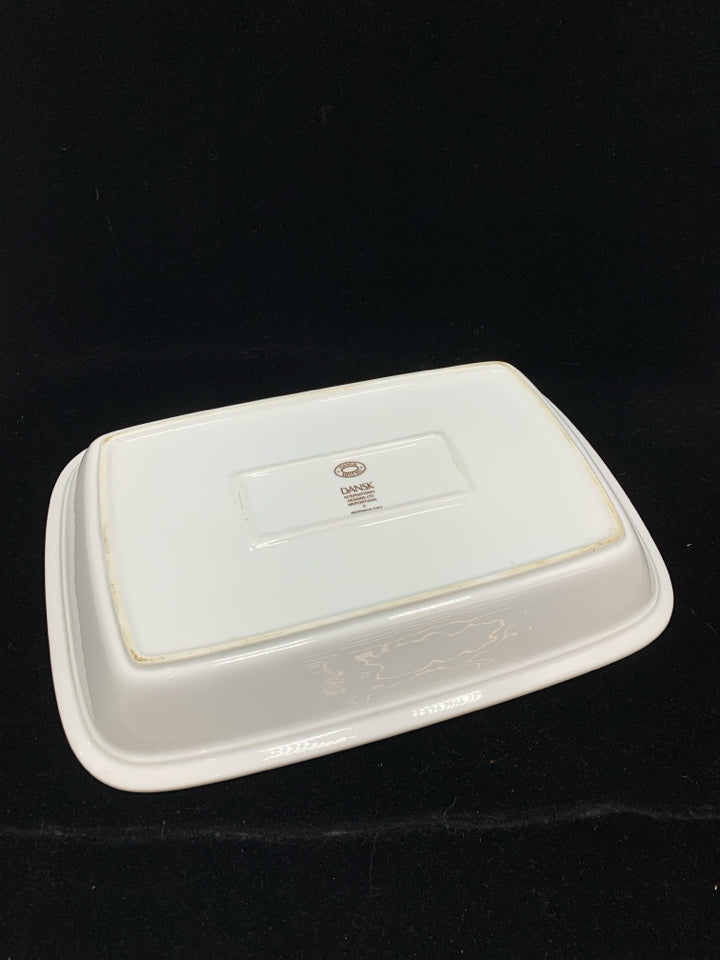 DANSK RECTANGLE BAKING DISH W/BLUE RIM.