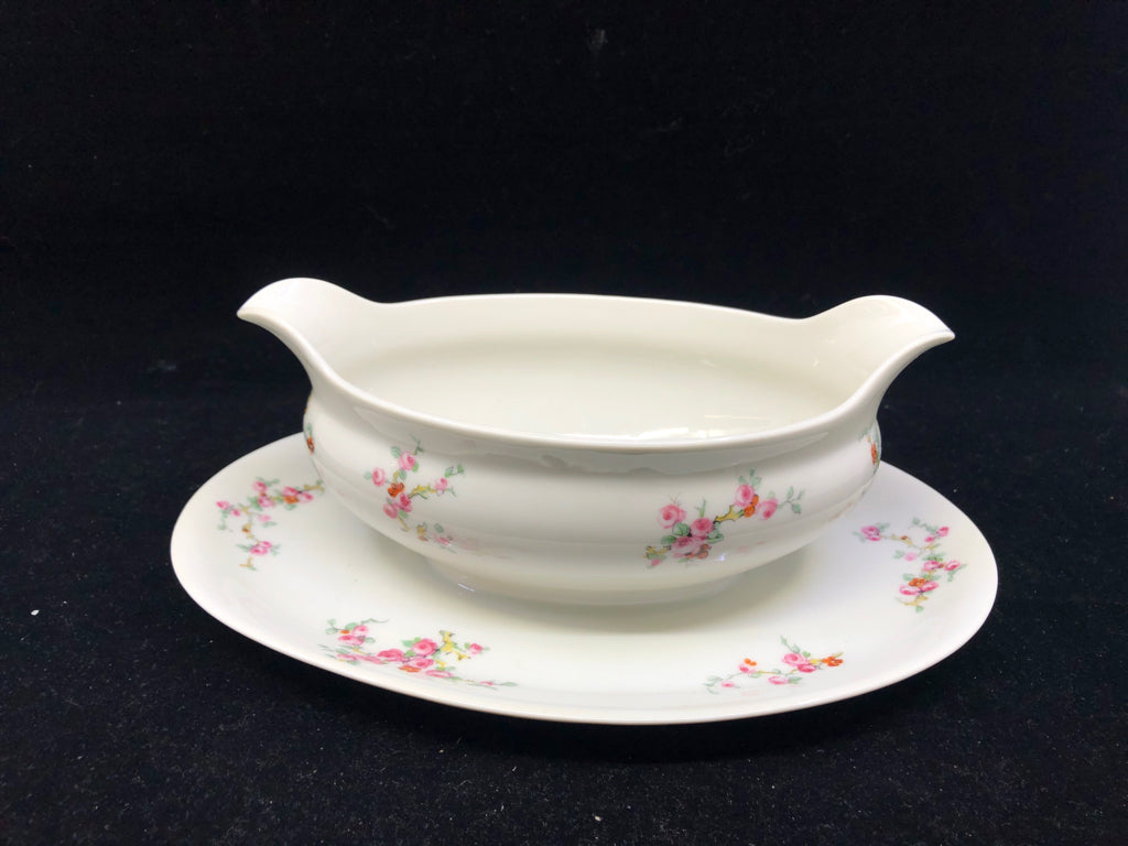 VTG LIMOGES GRAVY BOAT W/DRIP PLATE.