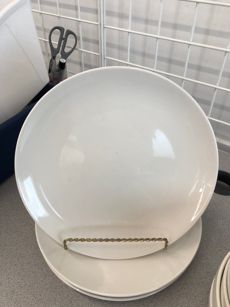 12PC WHITE CERAMIC DINNER SVC FOR 4.