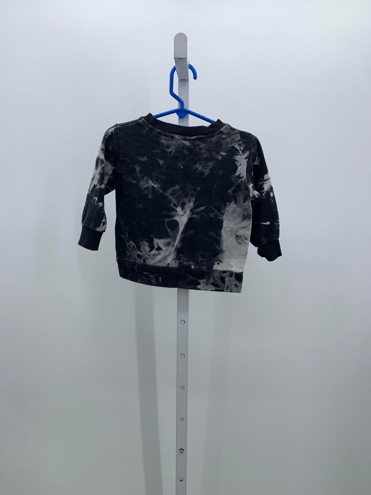 GREY TIE DYE.