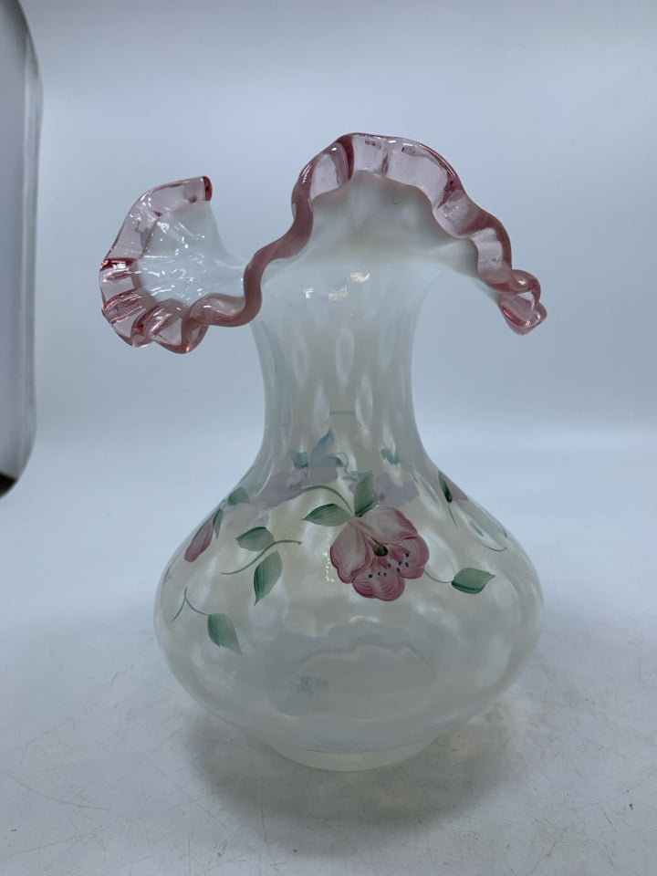 VTG HAND PAINTED OPALESCENT GLASS W/ PINK ROSES RUFFLE TOP VASE.