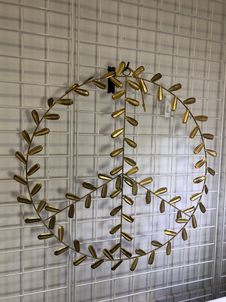 GOLD PEACE SIGN METAL WALL-HANGING.