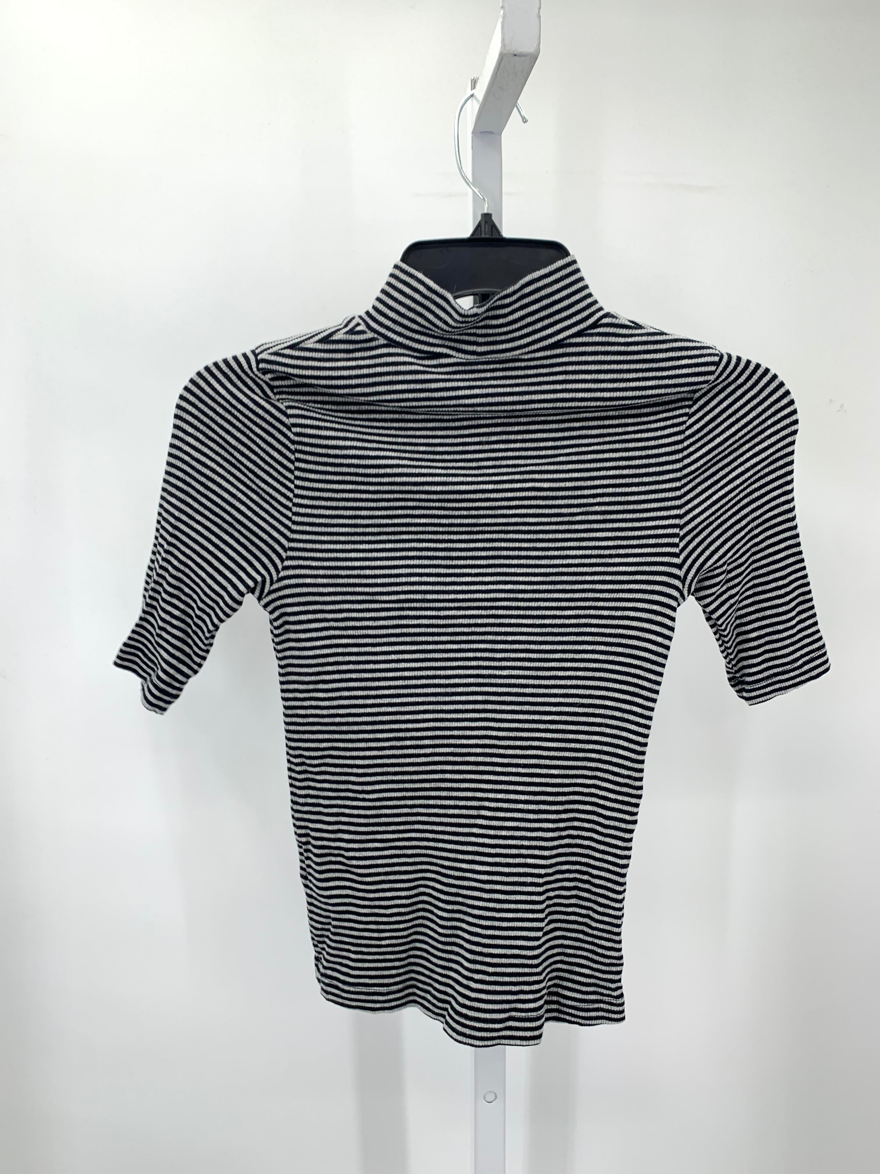 Divided Size X Small Juniors Short Sleeve Shirt