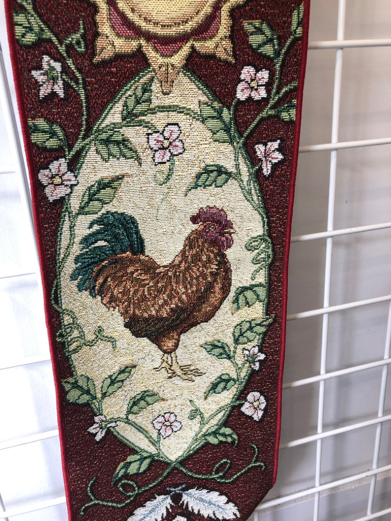 ROOSTER AND HEN TAPESTRY WALL HANGING.