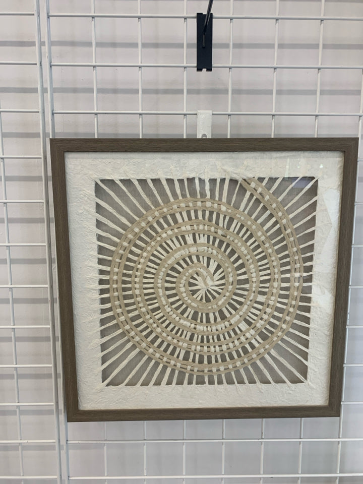 BOHO-STYLE FRAMED PAPER SWIRL WEAVE.