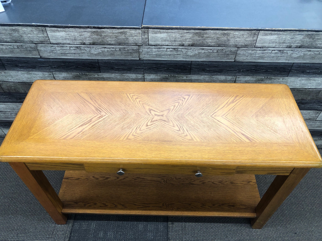 OAK WOOD CONSOLE TABLE W BOTTOM SHELF AND 1 DRAWER.