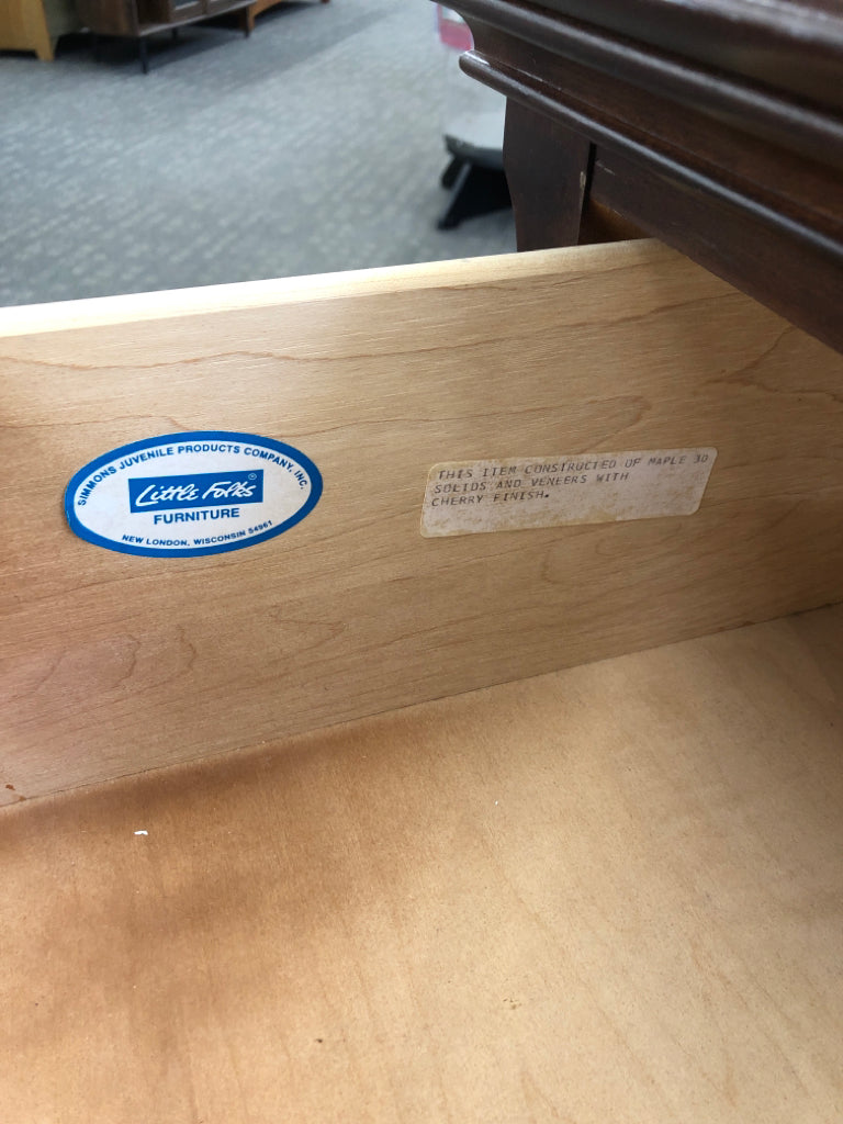 2PC MAHOGANY DESK W/3 DRAWERS ON SIDE & CHAIR.